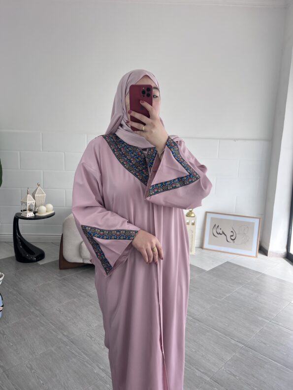عباية وردة