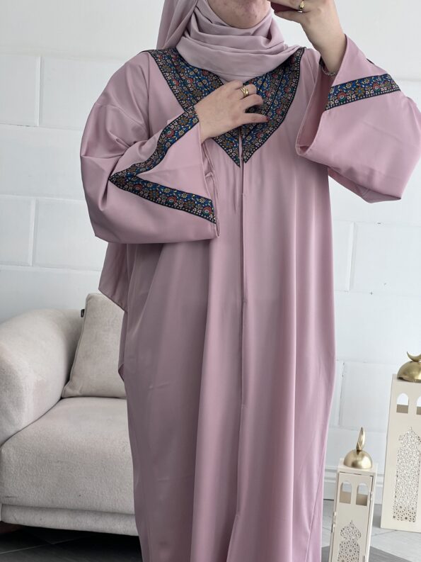 عباية وردة