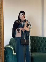 -2عباية شموخ -أخضر/بيج